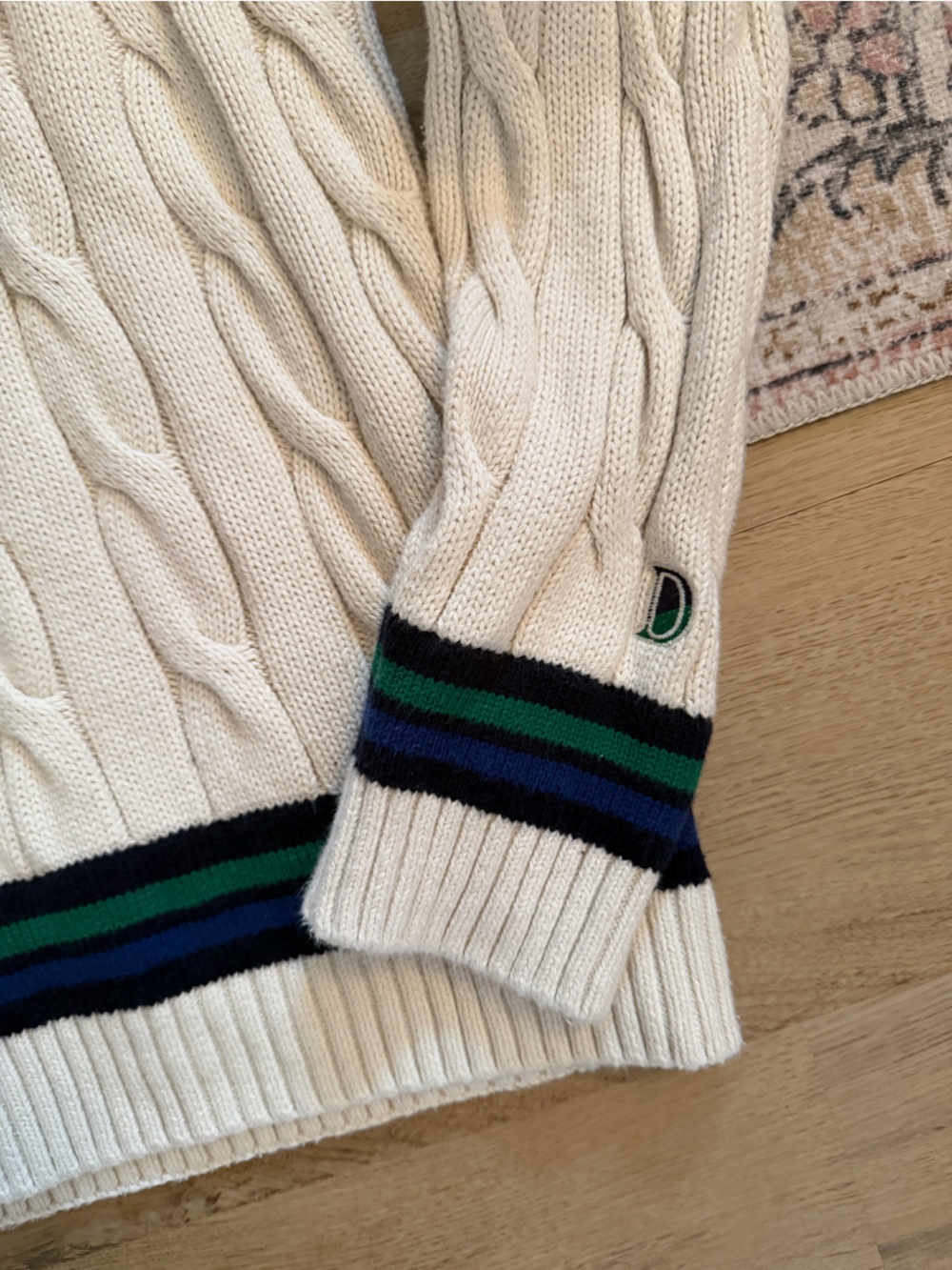 vintage abercrombie & fitch men’s v neck cable knit sweater - Picture 2 of 6